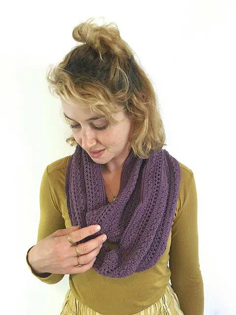 Rambling_roses_scarf2_medium2