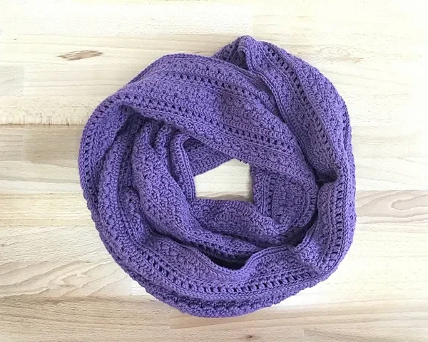 Rambling Roses Infinity Scarf | Simple Crochet for Beginners